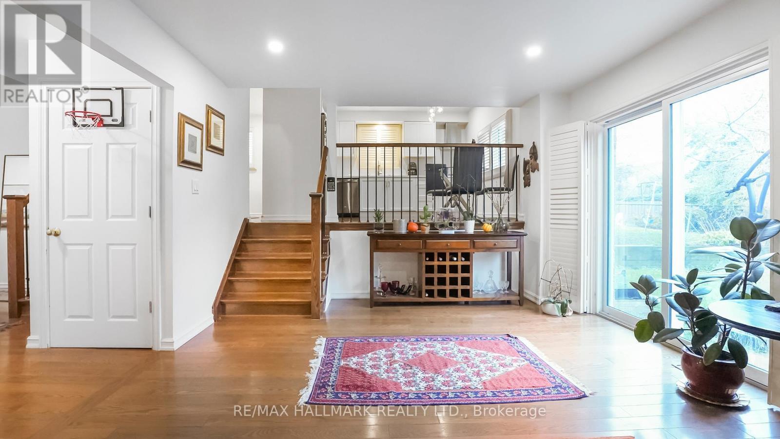 22 Avondale Crescent, Aurora, ON - Indoor