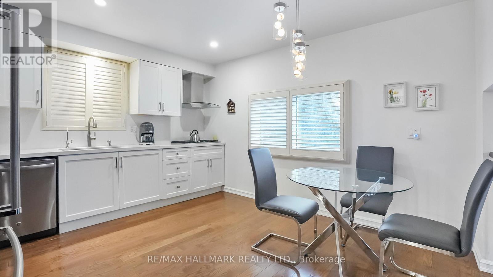 22 Avondale Crescent, Aurora, ON - Indoor