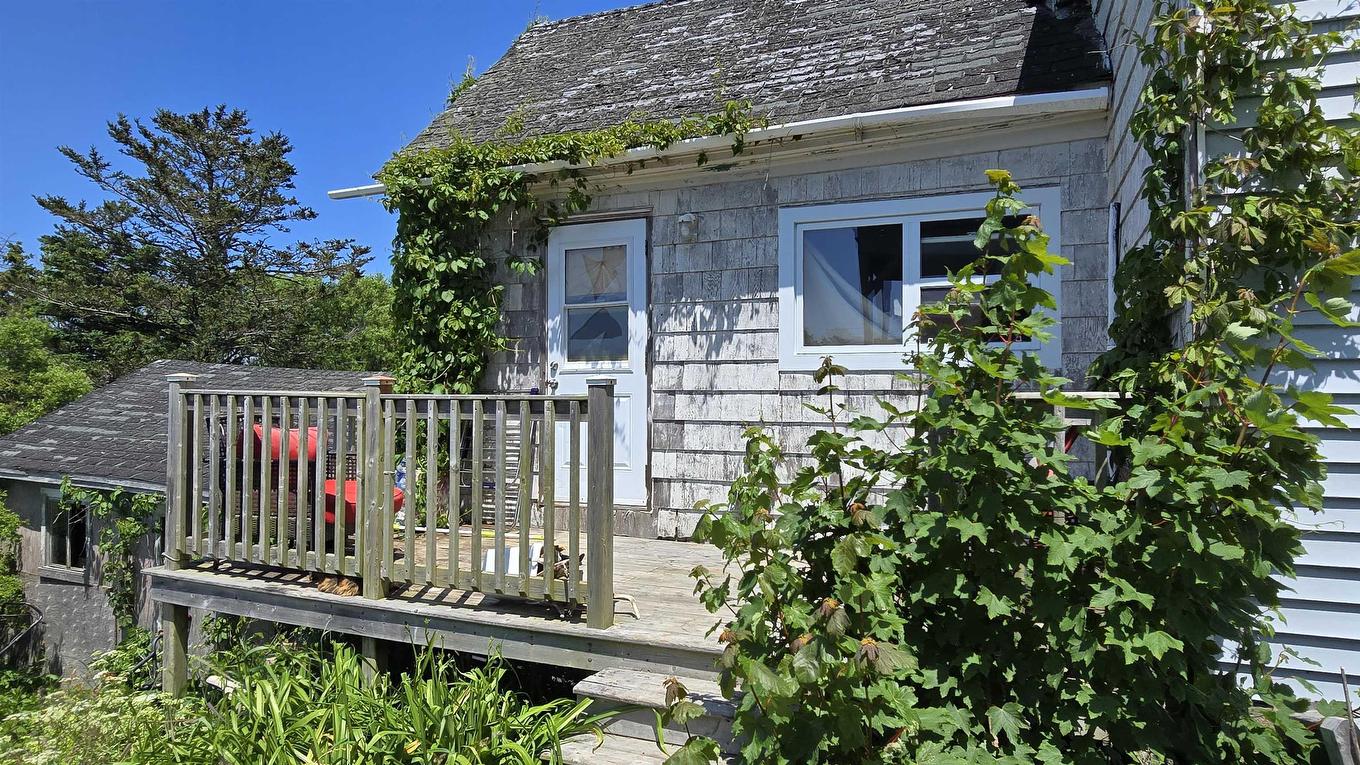 8599 Highway 1, Meteghan Centre, NS