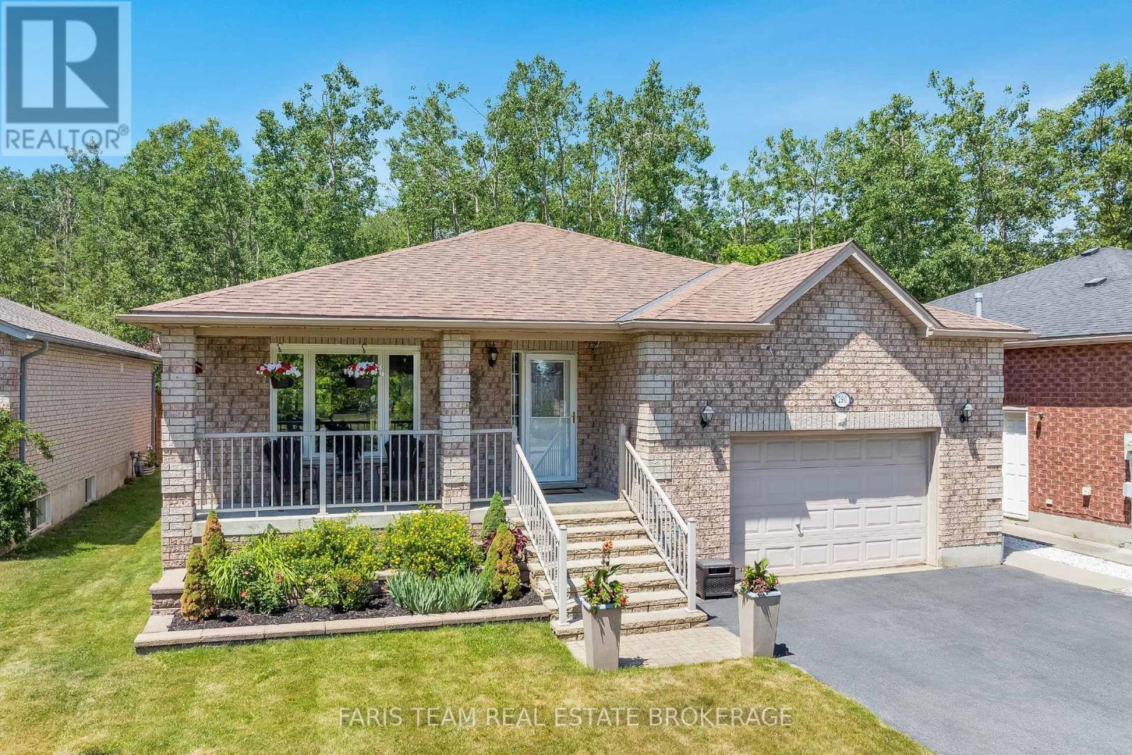 290 Edgehill Drive, Barrie, ON - Outdoor With Deck Patio Veranda