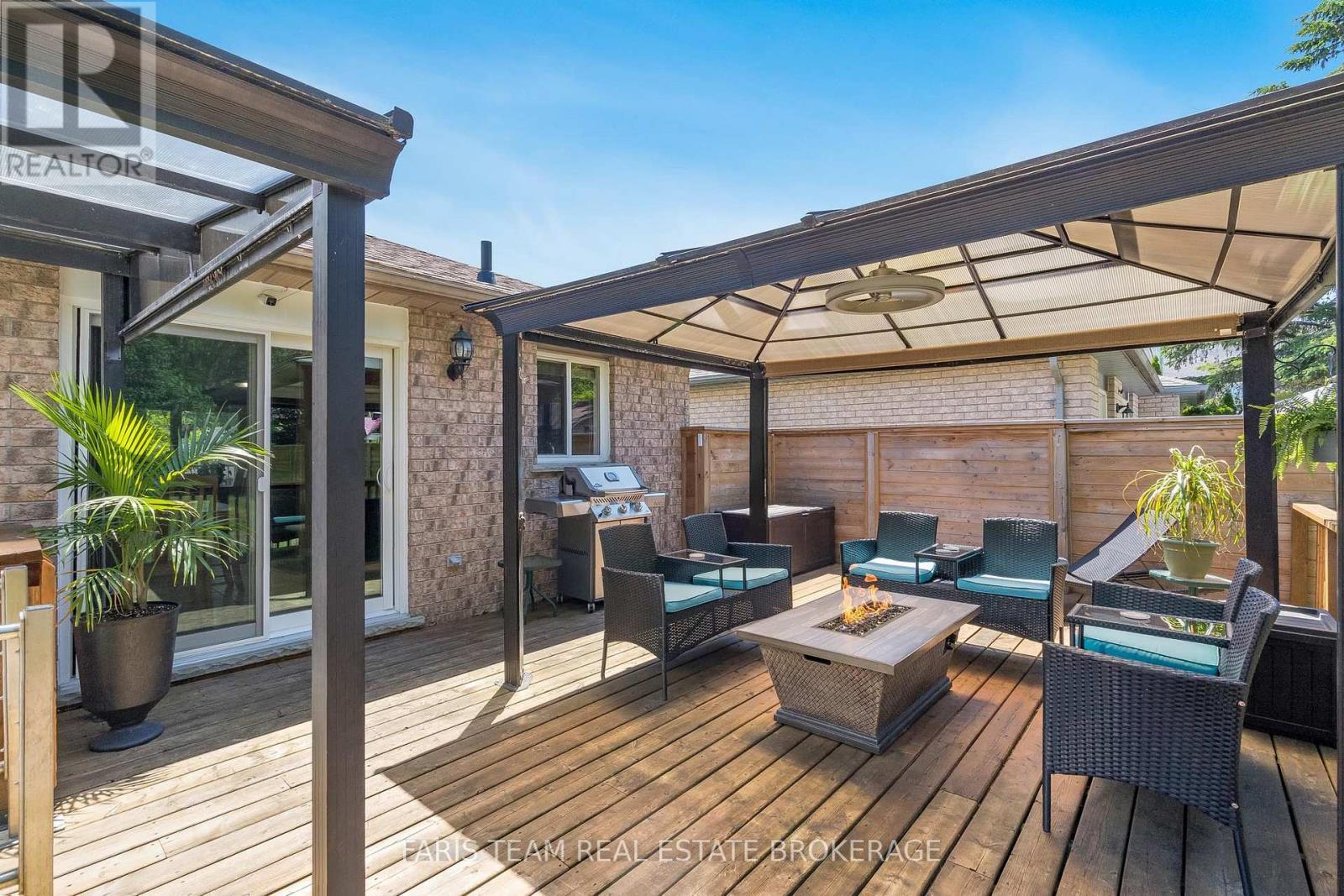 290 Edgehill Drive, Barrie, ON - Outdoor With Deck Patio Veranda With Exterior