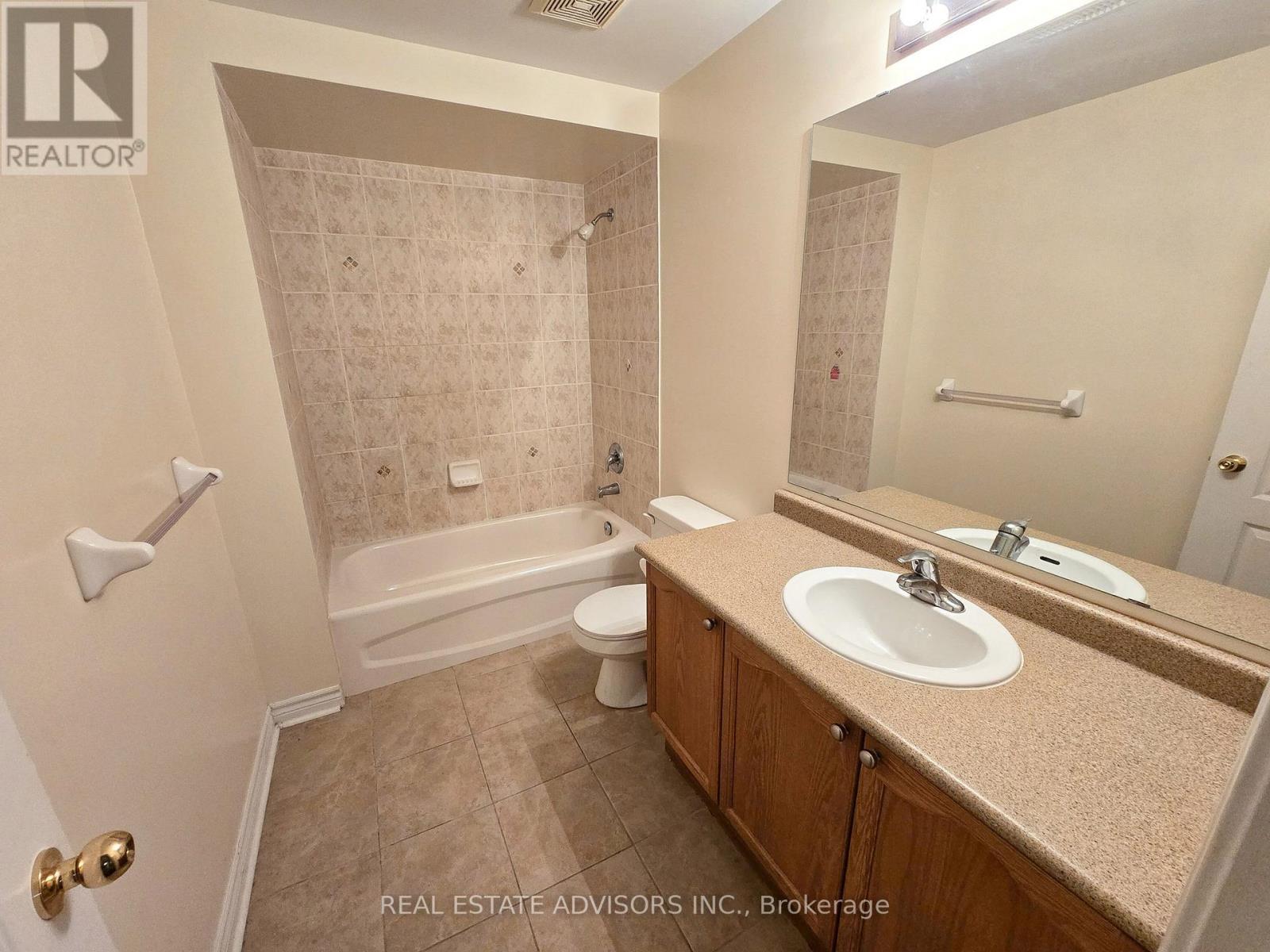 3208 Countess Crescent, Mississauga, ON - Indoor Photo Showing Bathroom