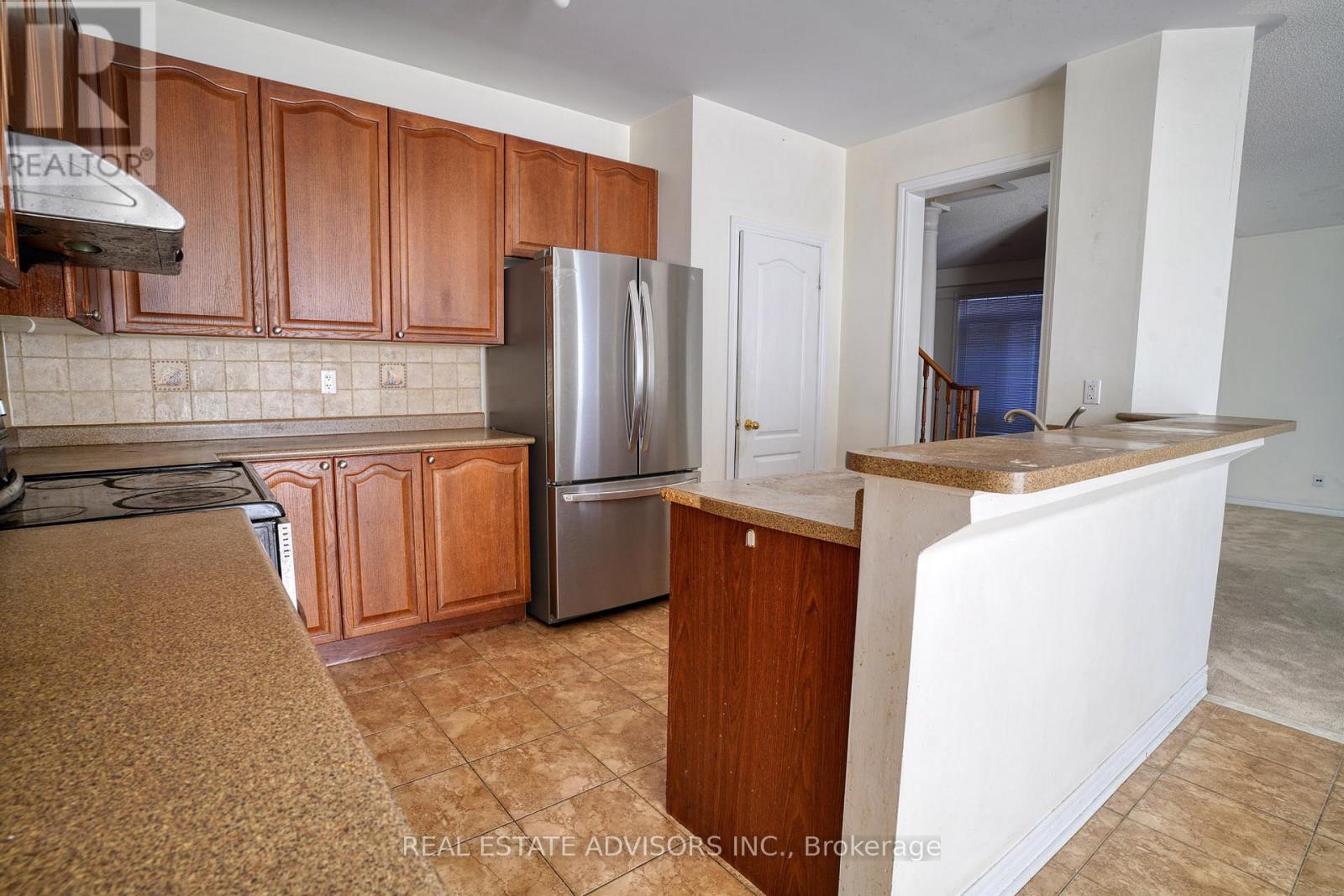 3208 Countess Crescent, Mississauga, ON - Indoor Photo Showing Kitchen