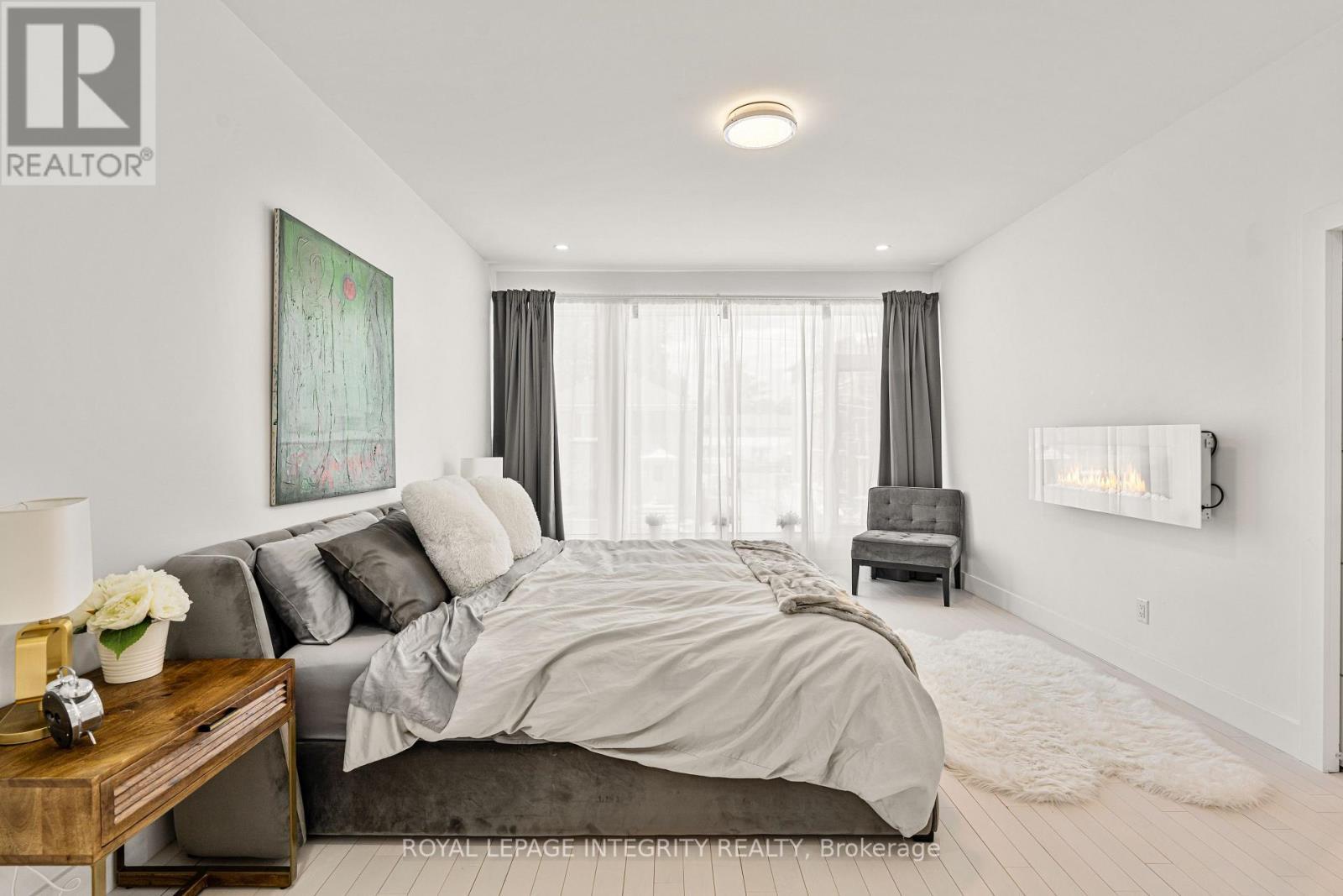 266 Currell Avenue, Ottawa, ON - Indoor Photo Showing Bedroom