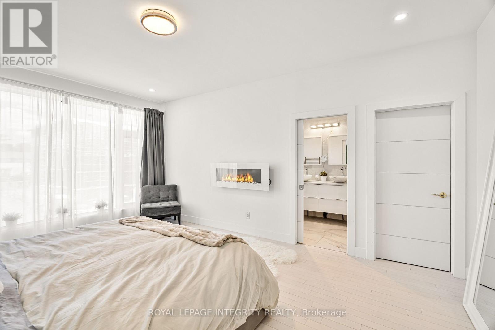266 Currell Avenue, Ottawa, ON - Indoor Photo Showing Bedroom