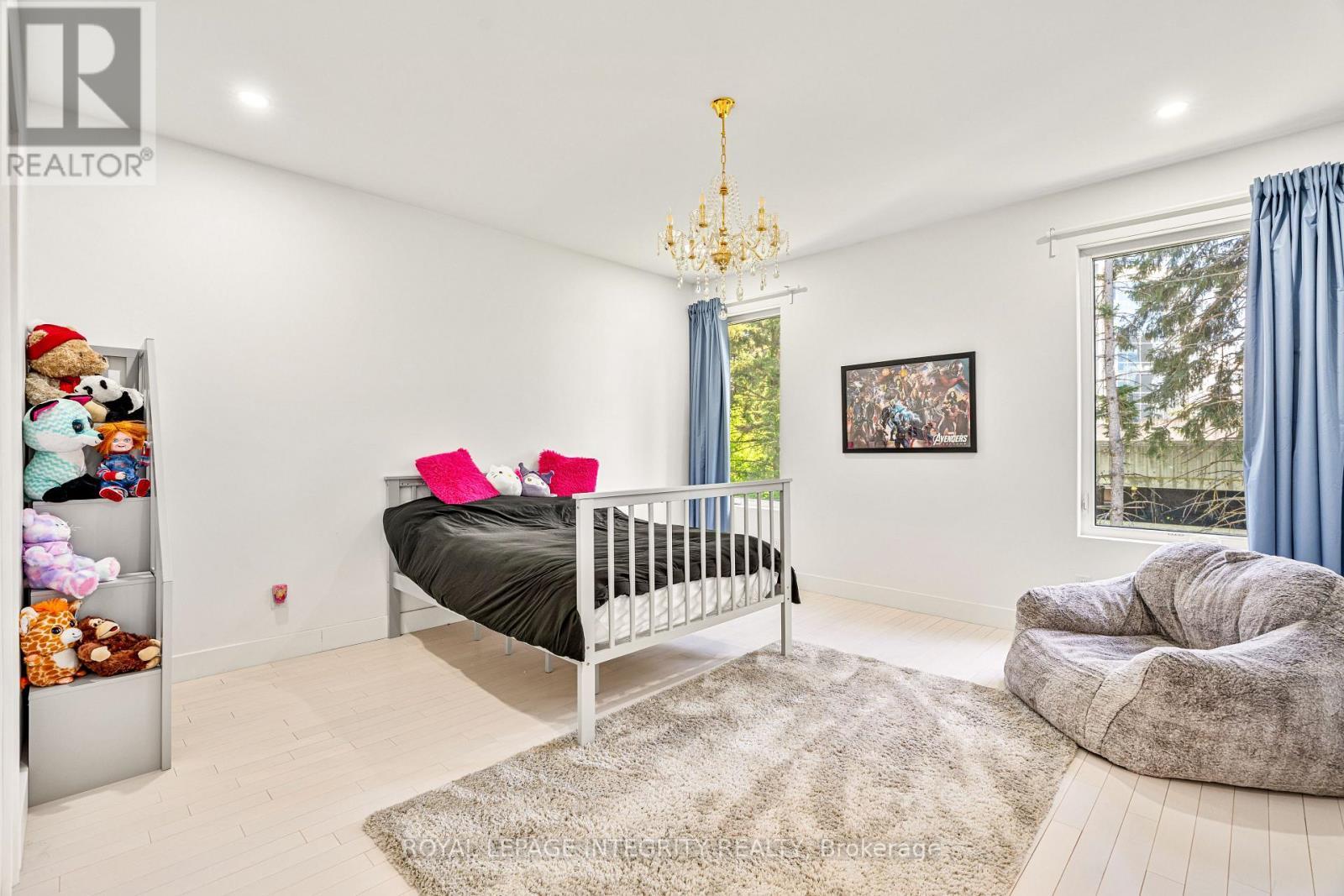 266 Currell Avenue, Ottawa, ON - Indoor Photo Showing Bedroom