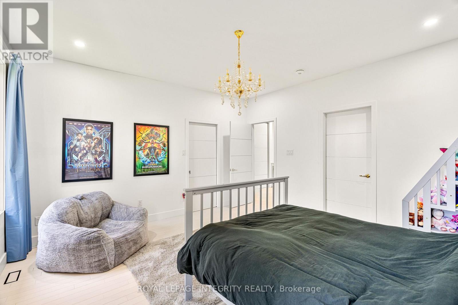 266 Currell Avenue, Ottawa, ON - Indoor Photo Showing Bedroom