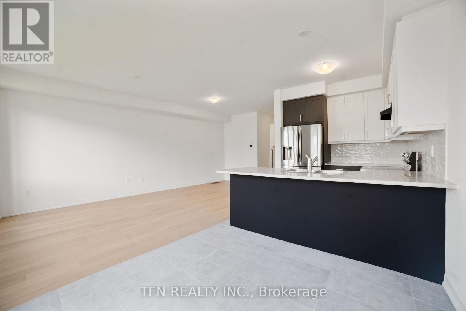 115 Velvet Way, Thorold, ON - Indoor Photo Showing Kitchen With Upgraded Kitchen