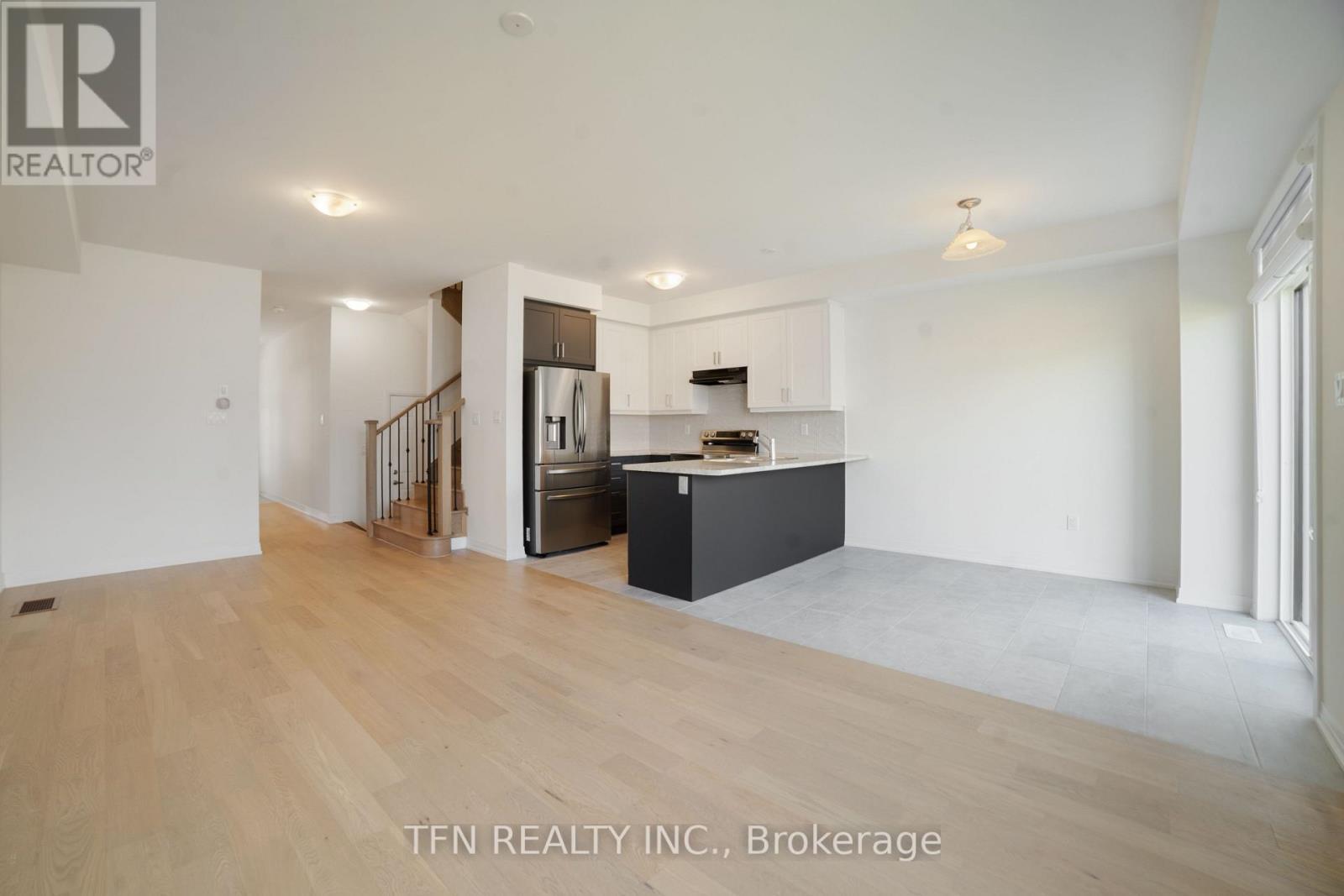 115 Velvet Way, Thorold, ON - Indoor Photo Showing Kitchen
