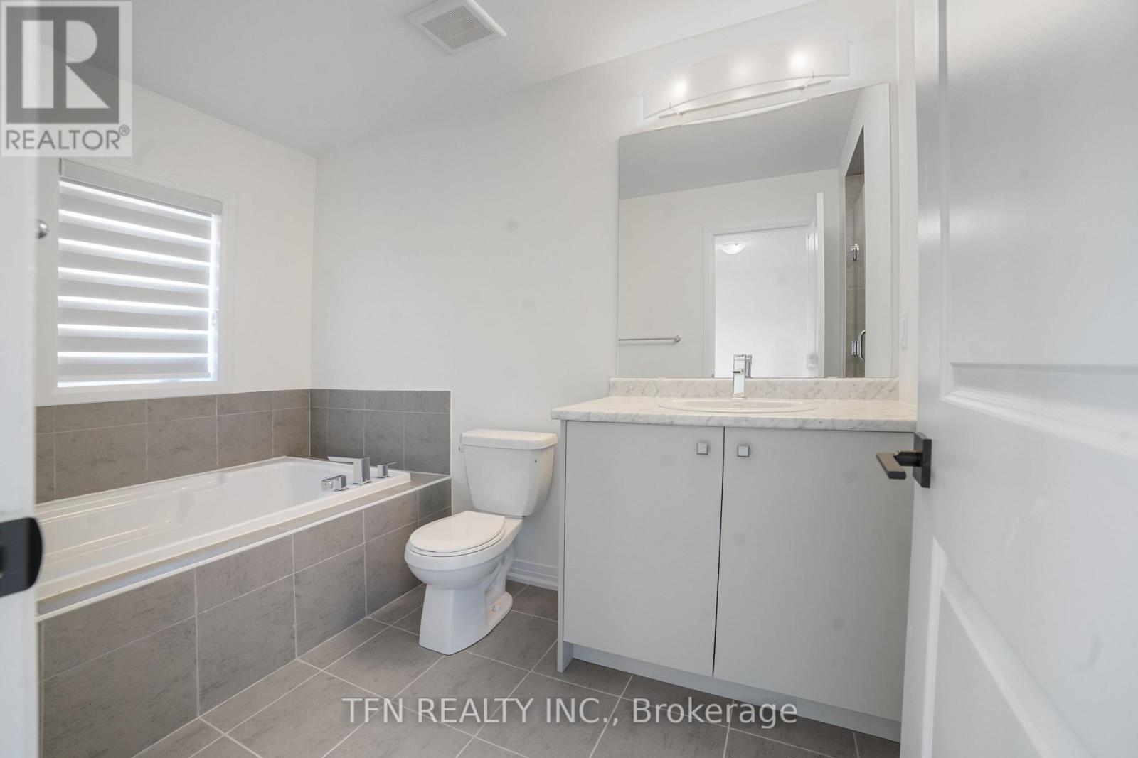 115 Velvet Way, Thorold, ON - Indoor Photo Showing Bathroom