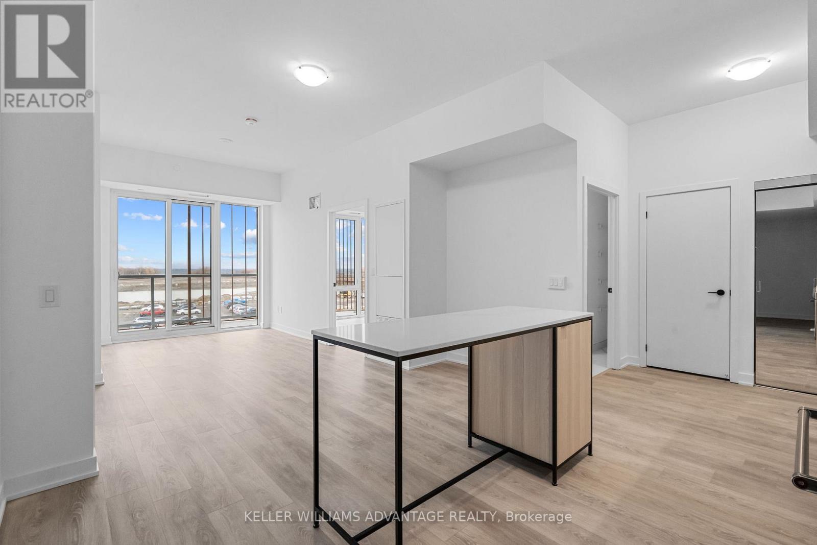 307 - 220 Missinnihe Way, Mississauga, ON - Indoor Photo Showing Other Room