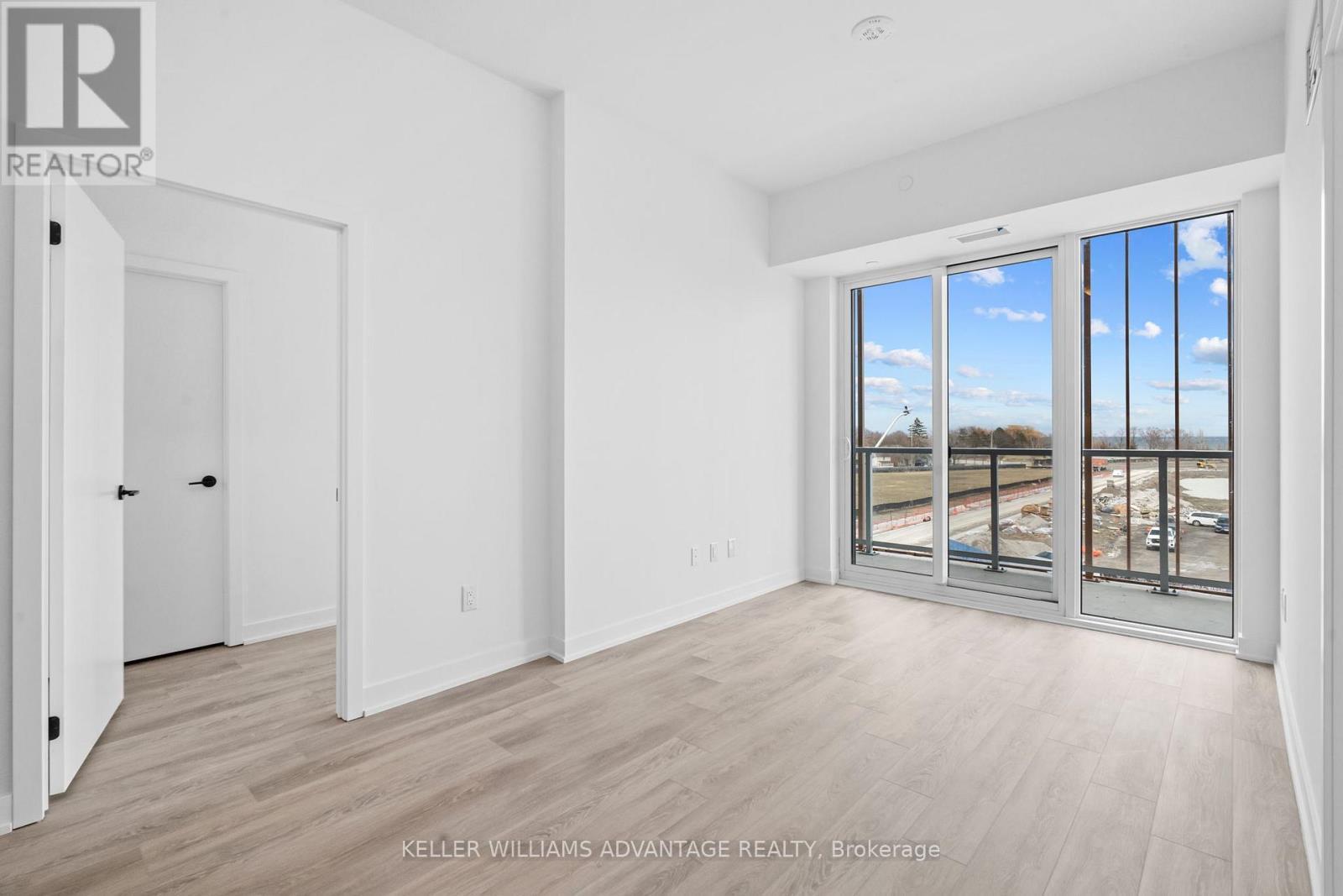 307 - 220 Missinnihe Way, Mississauga, ON - Indoor Photo Showing Other Room