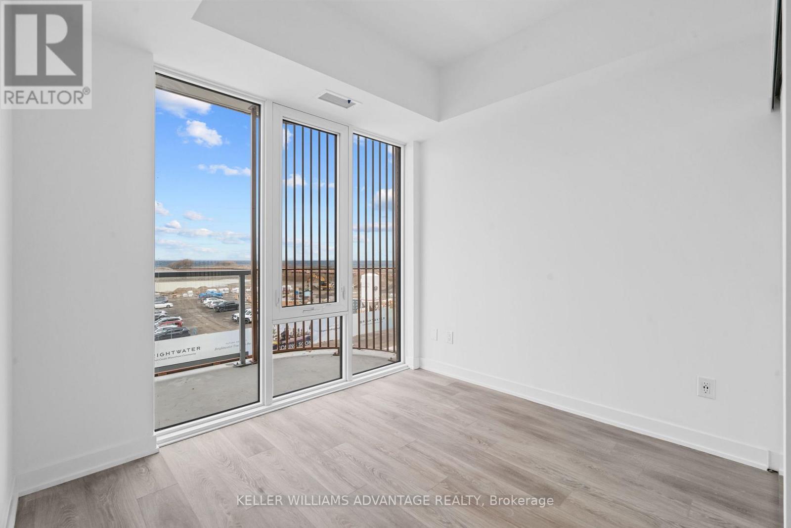 307 - 220 Missinnihe Way, Mississauga, ON - Indoor Photo Showing Other Room