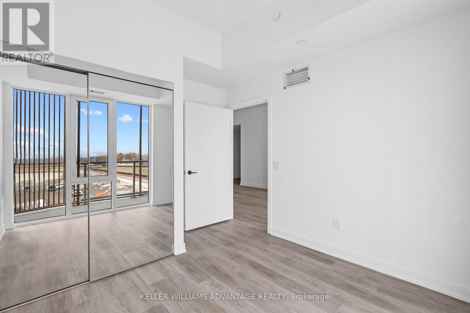 307 - 220 Missinnihe Way, Mississauga, ON - Indoor Photo Showing Other Room