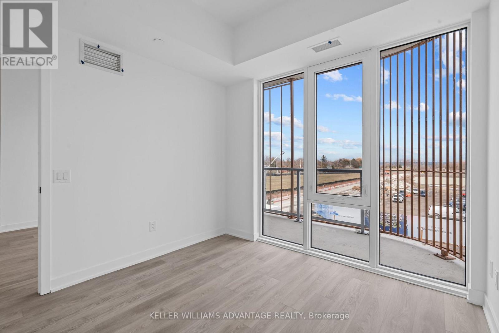 307 - 220 Missinnihe Way, Mississauga, ON - Indoor Photo Showing Other Room