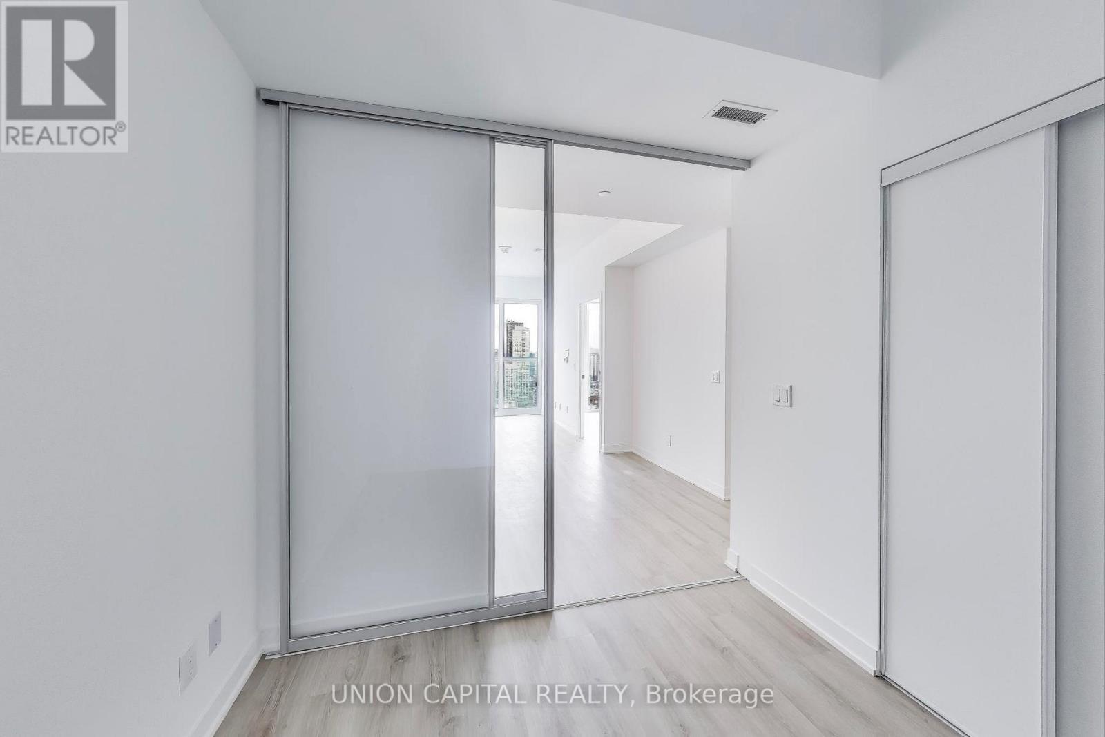 3507 - 319 Jarvis Street, Toronto, ON - Indoor Photo Showing Other Room