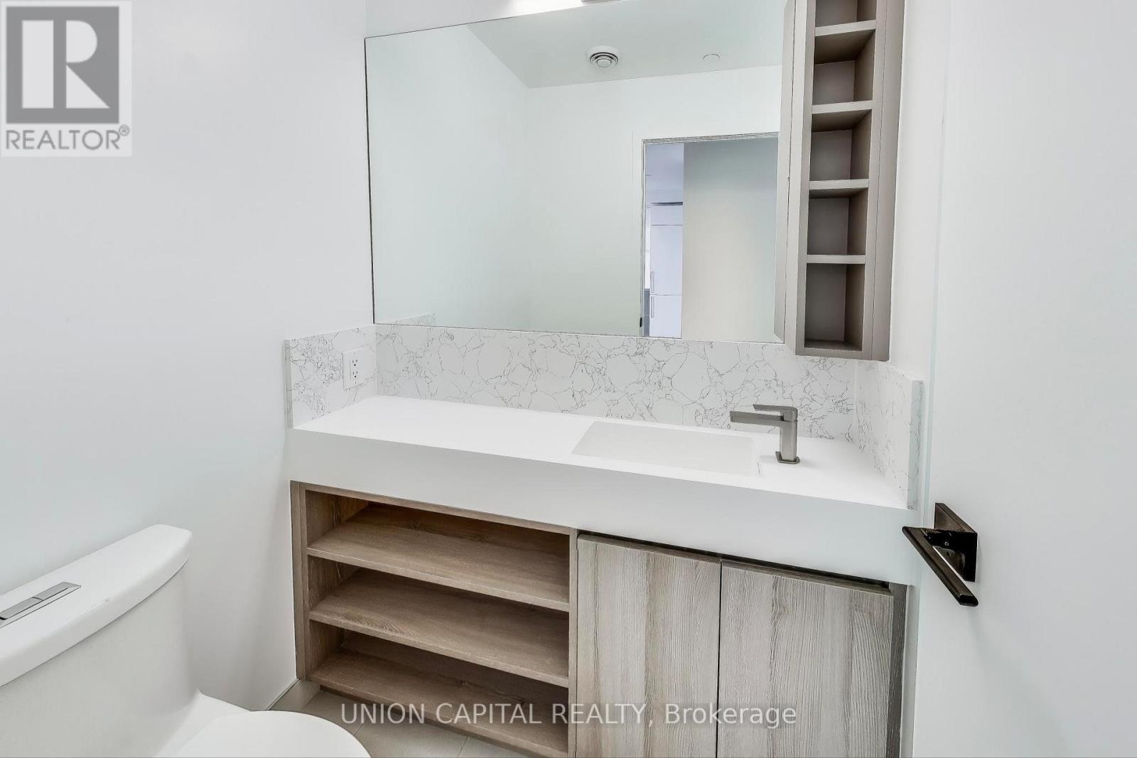 3507 - 319 Jarvis Street, Toronto, ON - Indoor Photo Showing Bathroom