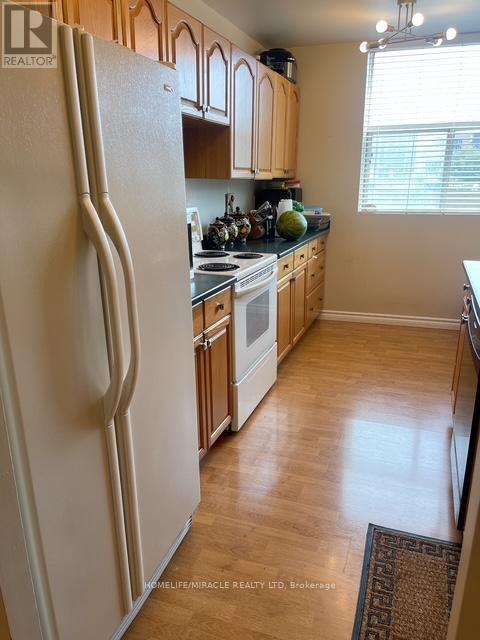 207 - 44 Falby Court, Ajax, ON - Indoor Photo Showing Kitchen