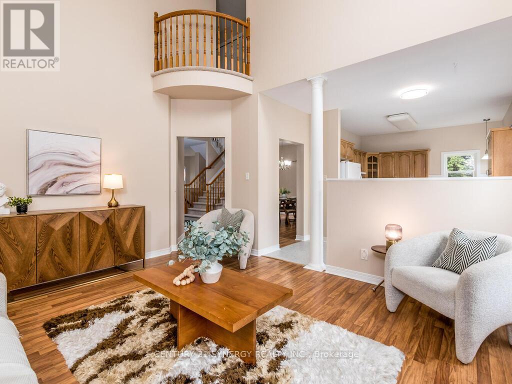 Note the second floor balcony! - 34 Eliza Crescent, Ottawa, ON - Indoor Photo Showing Living Room