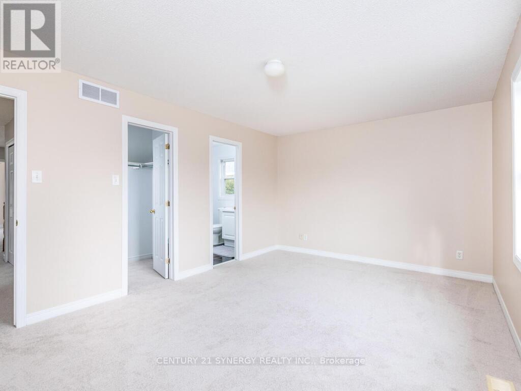 Primary bedroom with walk-in closet and anensuite - 34 Eliza Crescent, Ottawa, ON - Indoor Photo Showing Other Room