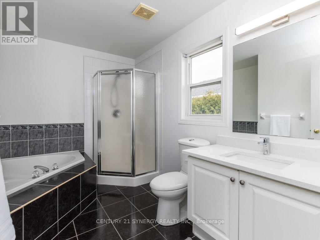 Beautiful ensuite with new quartz counter and sink - 34 Eliza Crescent, Ottawa, ON - Indoor Photo Showing Bathroom