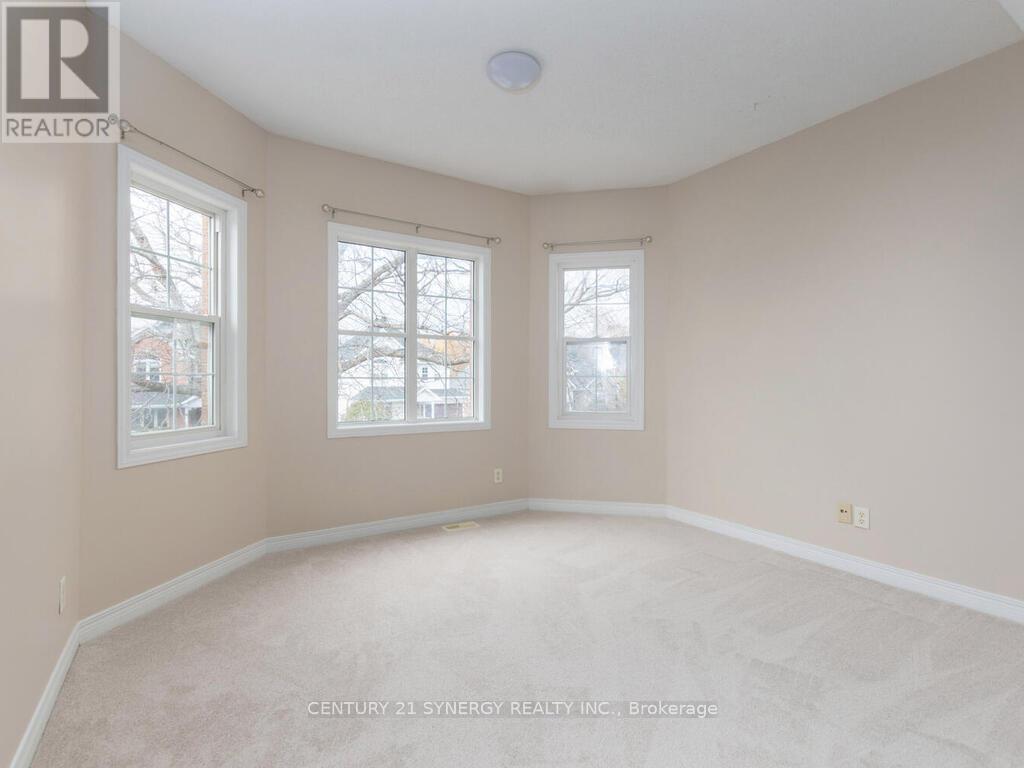First bedroom facing the front of the house. - 34 Eliza Crescent, Ottawa, ON - Indoor Photo Showing Other Room