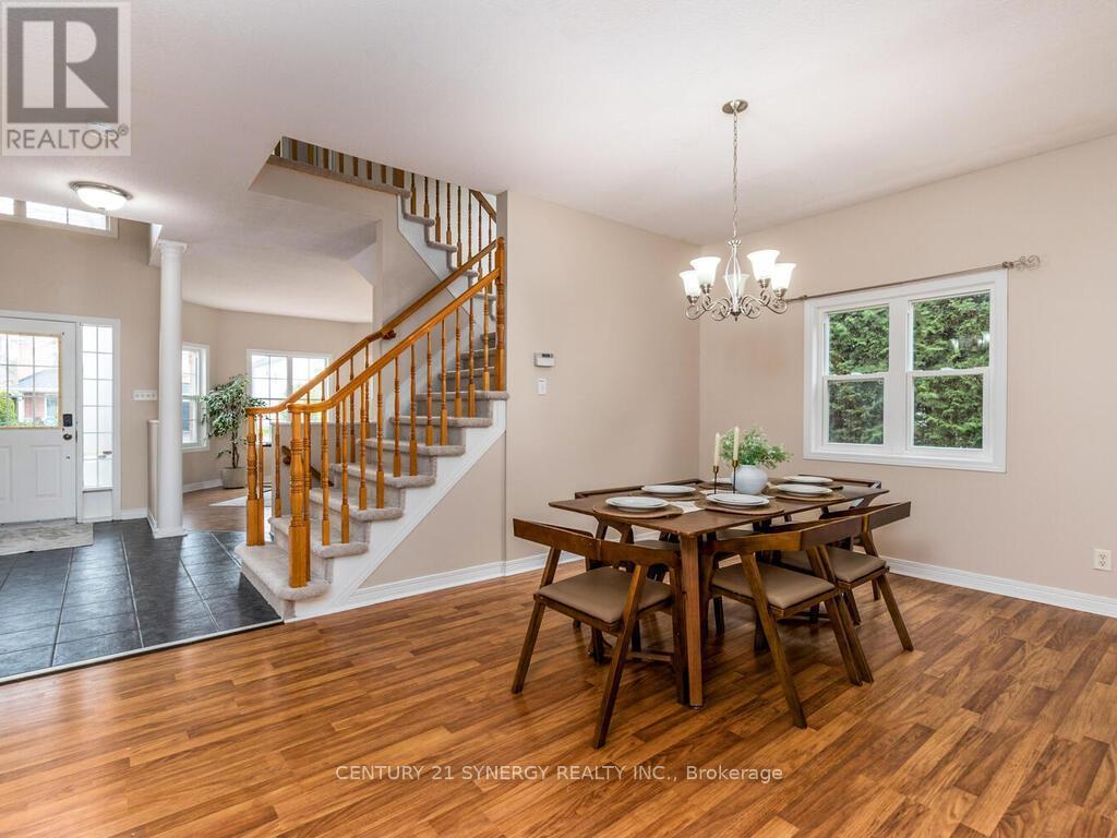 Perfect size diningroom. - 34 Eliza Crescent, Ottawa, ON - Indoor Photo Showing Dining Room