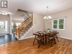 Perfect size diningroom. -