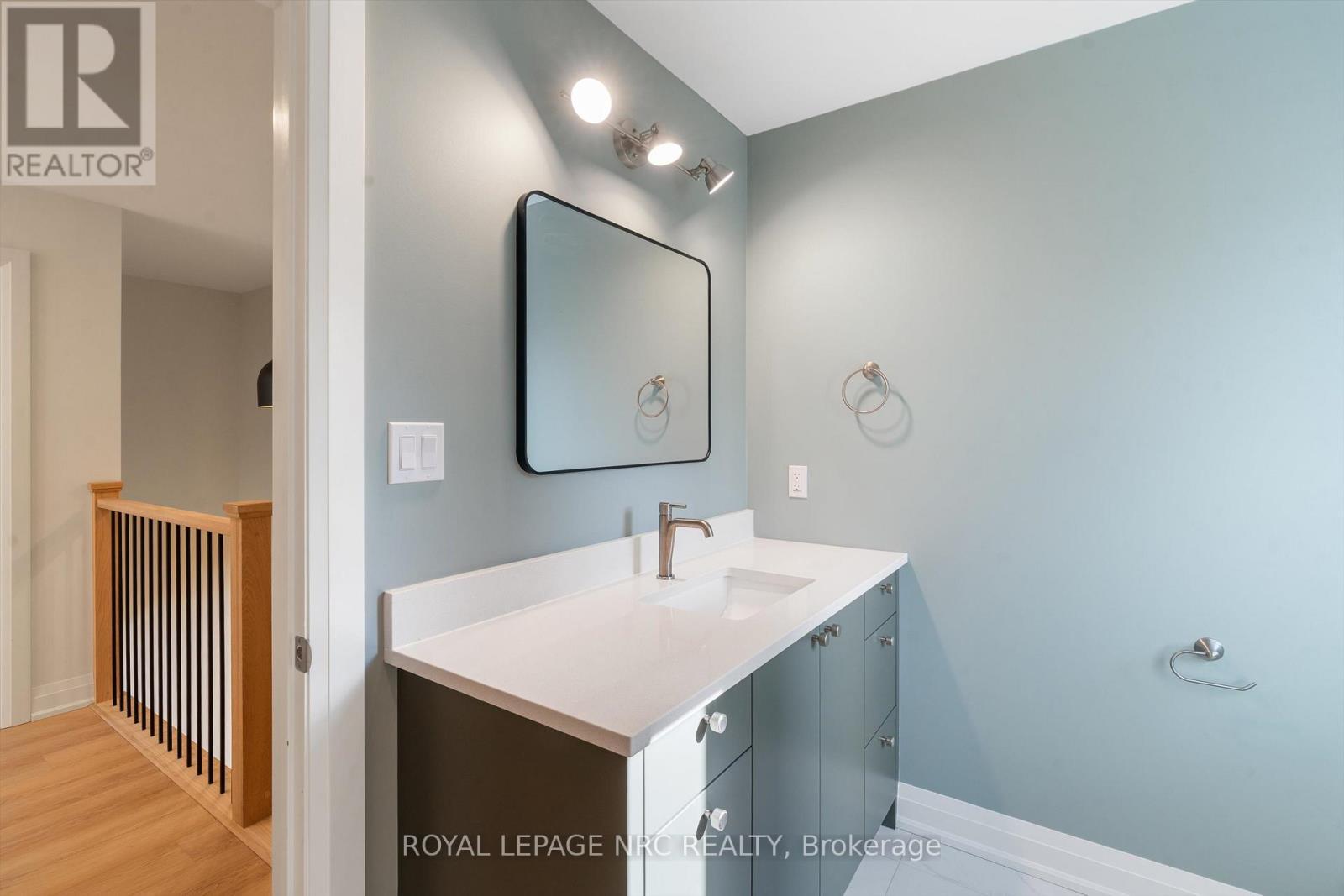 7619 Mulhern Road, Niagara Falls (Ascot), ON - Indoor Photo Showing Bathroom