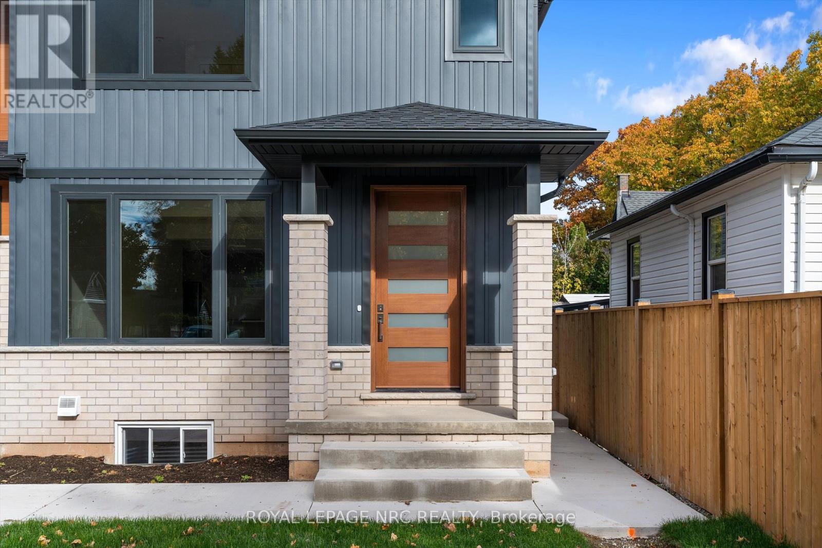 7619 Mulhern Road, Niagara Falls (Ascot), ON - Outdoor With Exterior