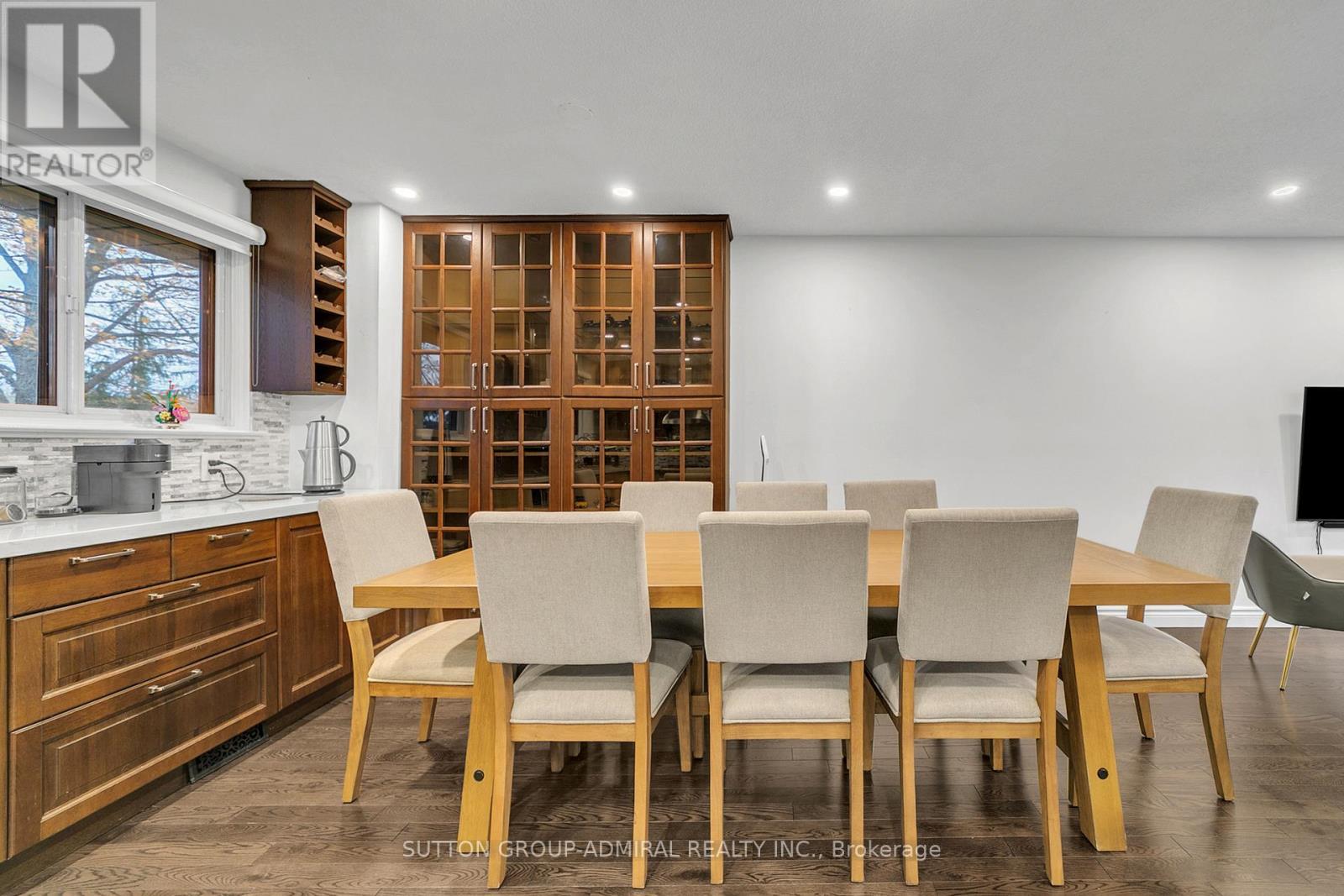 40 Stately Way, Markham, ON - Indoor Photo Showing Dining Room
