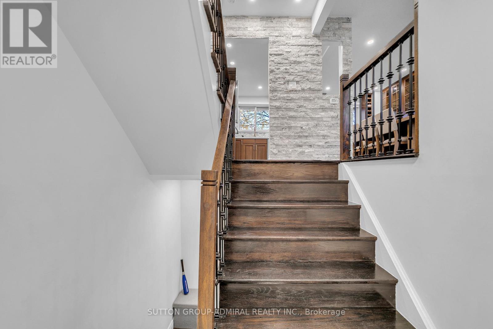 40 Stately Way, Markham, ON - Indoor Photo Showing Other Room