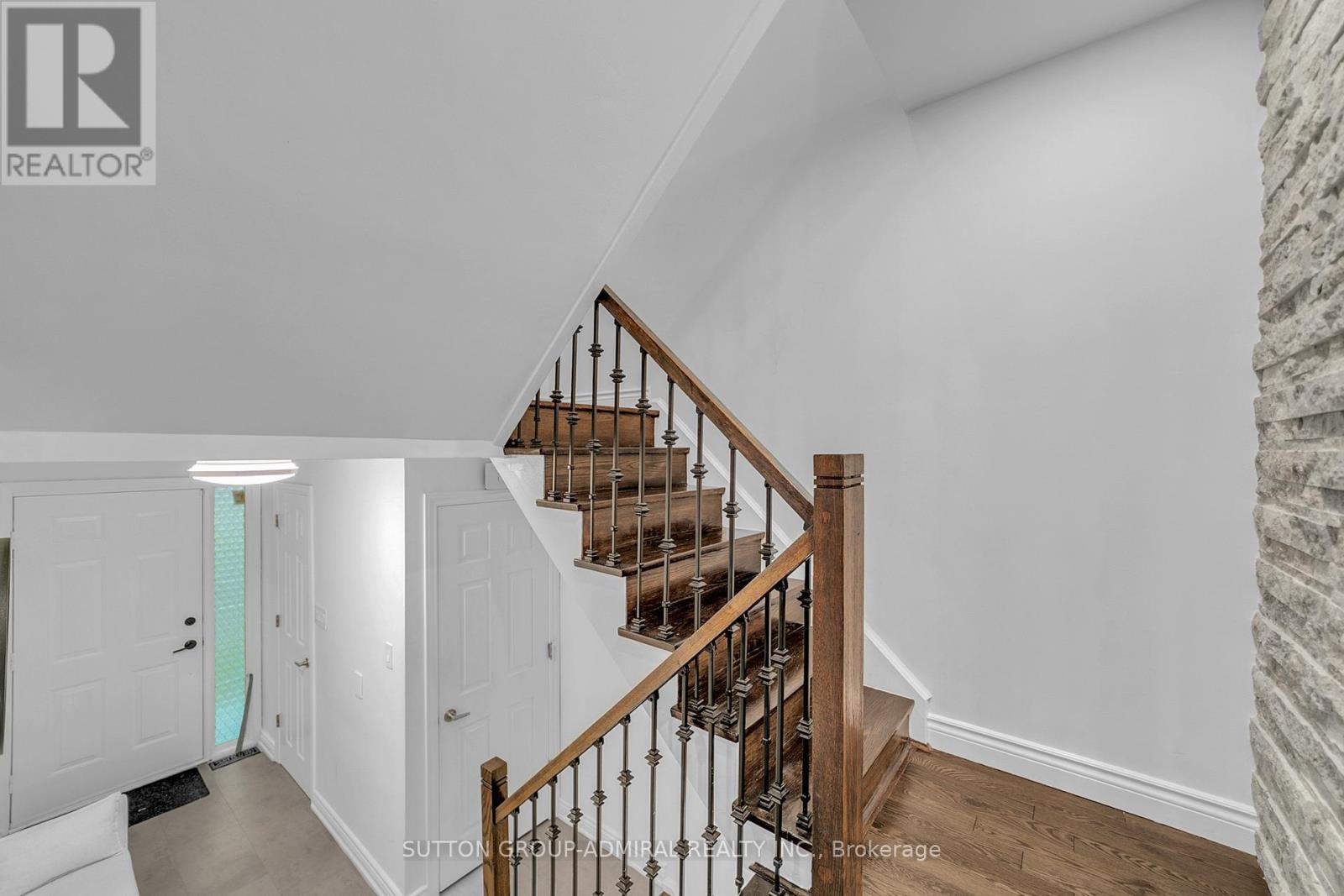 40 Stately Way, Markham, ON - Indoor Photo Showing Other Room