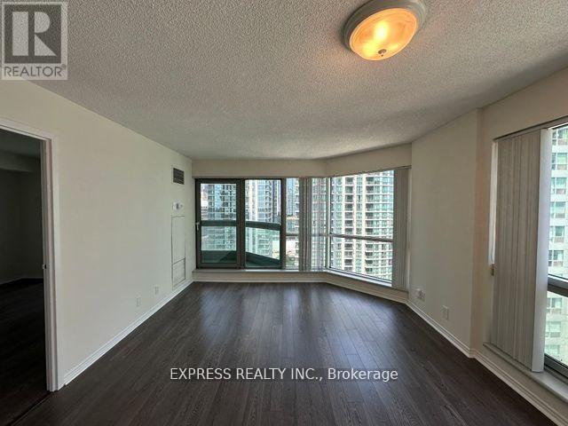 2011 - 10 Queens Quay W, Toronto, ON - Indoor Photo Showing Other Room