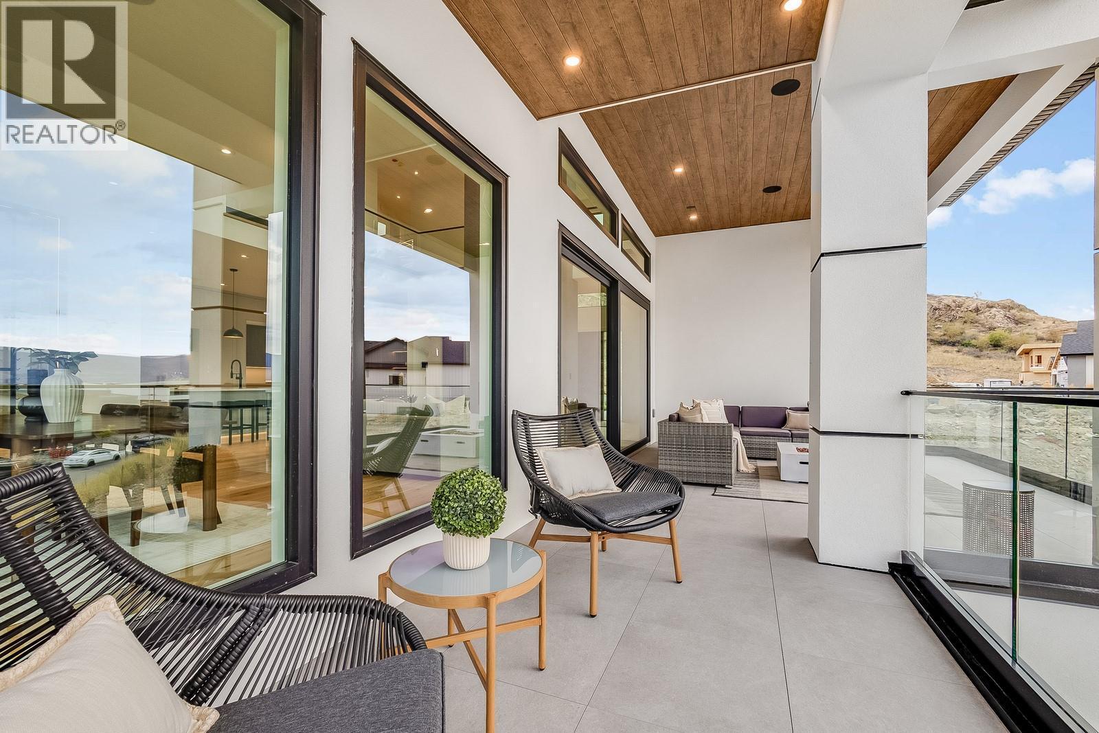 1122 Pearcy Court, Kelowna, BC - Outdoor With Exterior