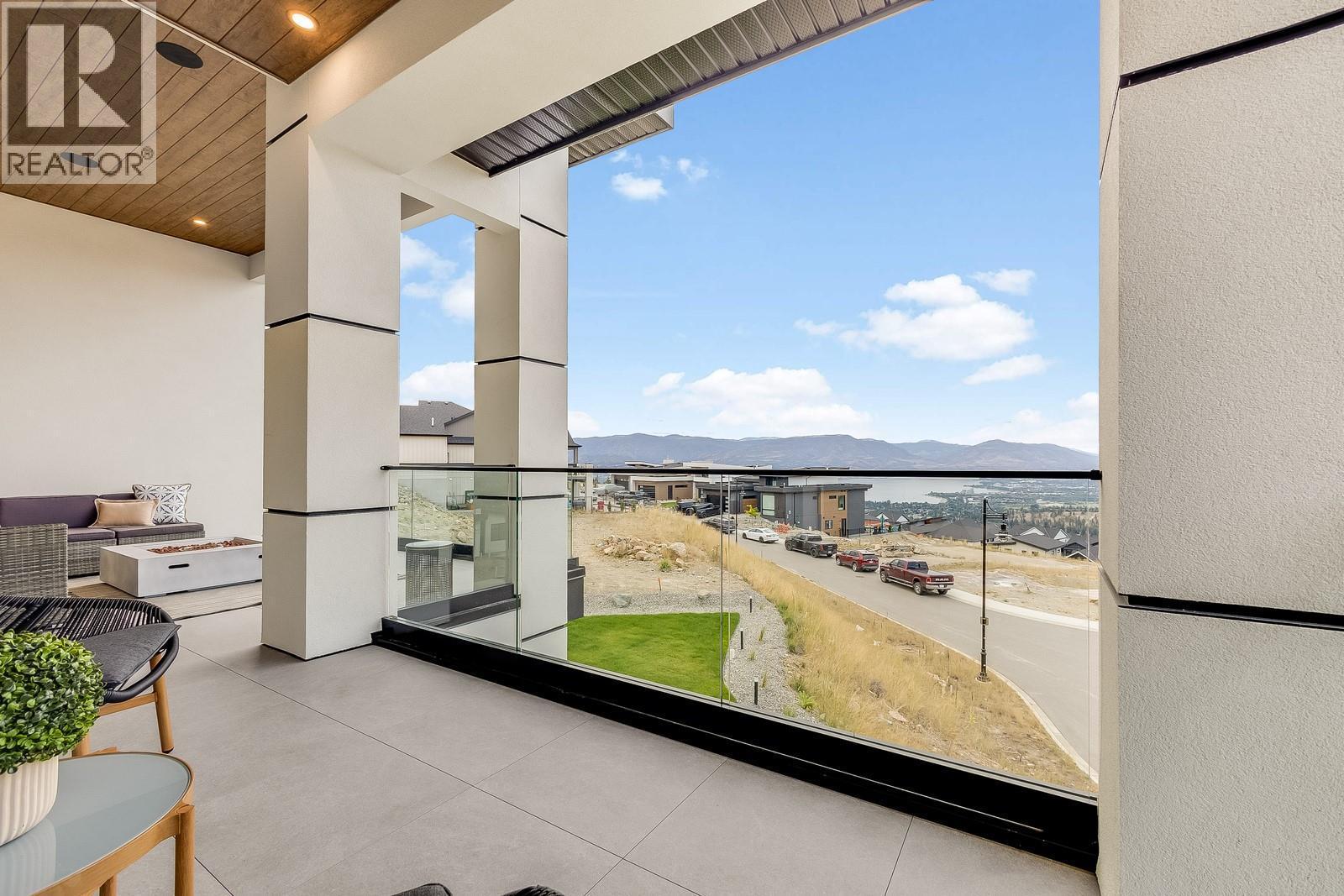 1122 Pearcy Court, Kelowna, BC - Outdoor With Exterior