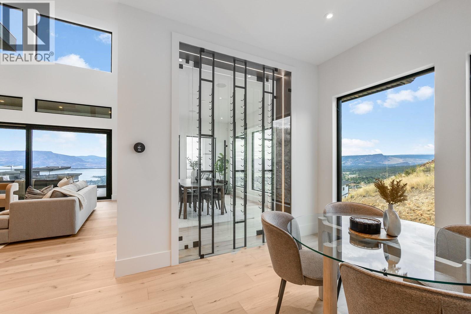 1122 Pearcy Court, Kelowna, BC - Indoor