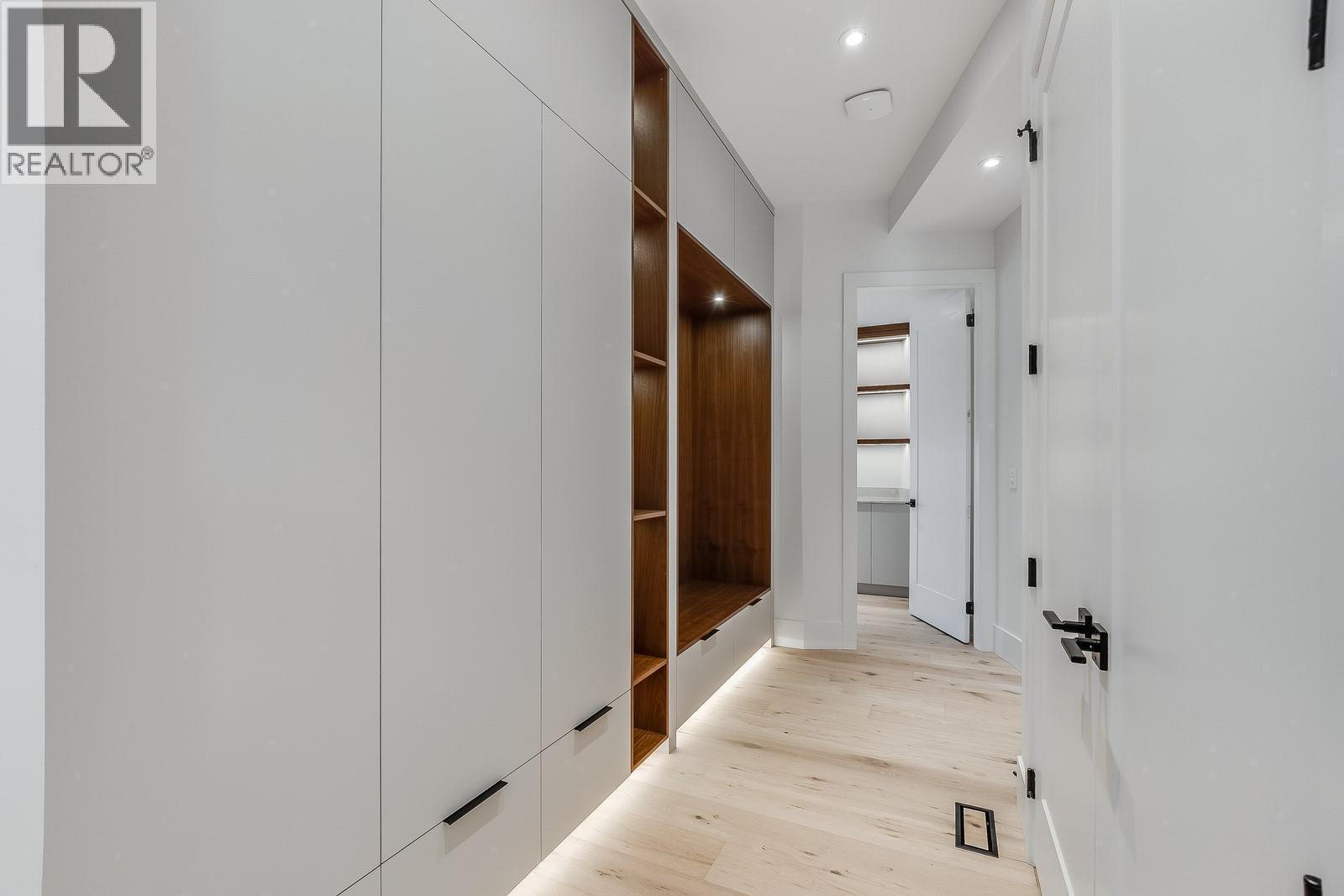 1122 Pearcy Court, Kelowna, BC - Indoor Photo Showing Other Room