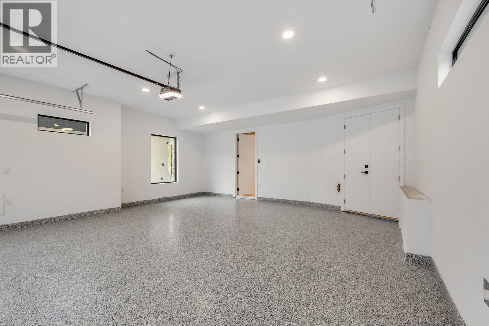 1122 Pearcy Court, Kelowna, BC - Indoor