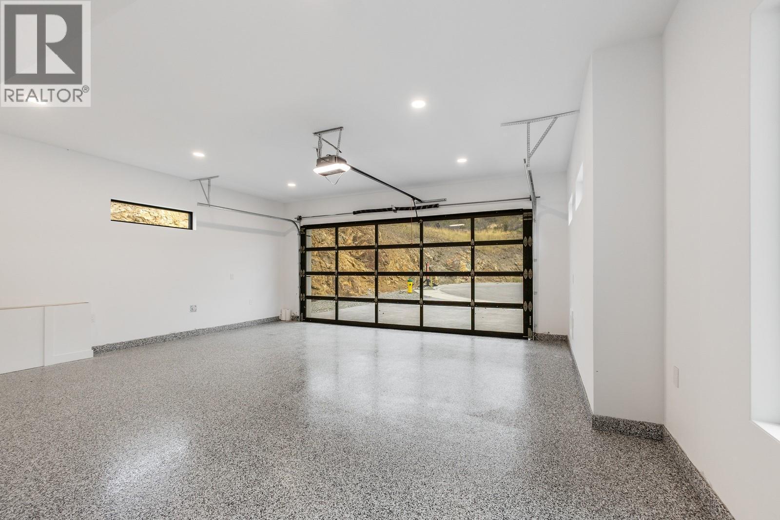 1122 Pearcy Court, Kelowna, BC - Indoor