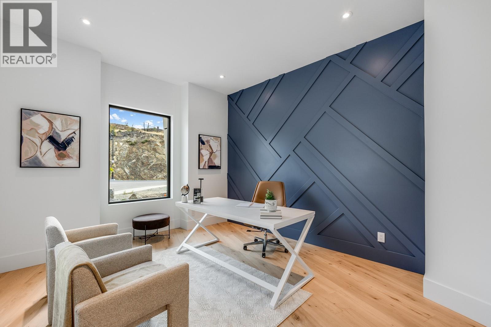 Main floor office - 1122 Pearcy Court, Kelowna, BC - Indoor