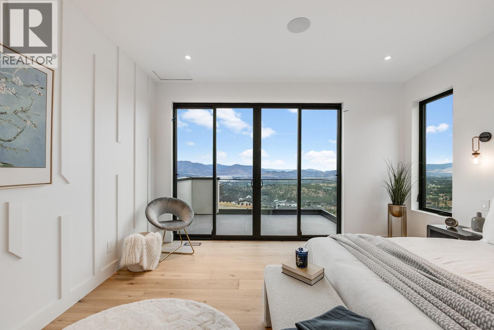 1122 Pearcy Court, Kelowna, BC - Indoor Photo Showing Bedroom