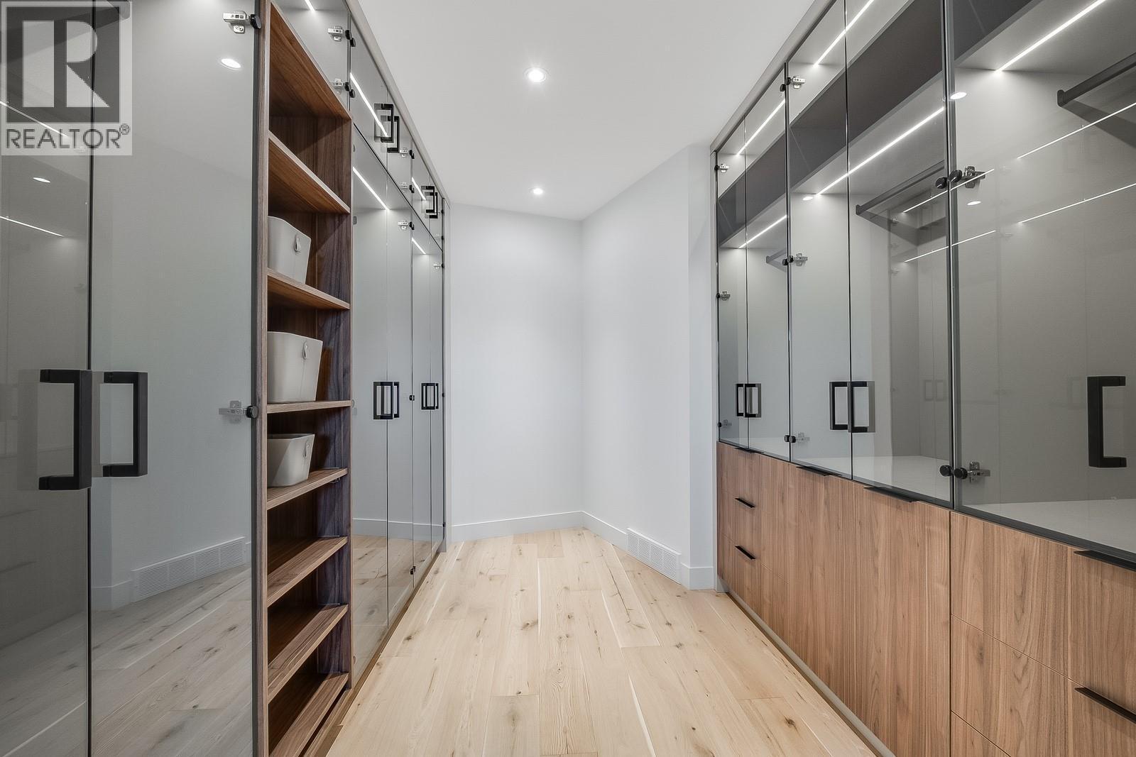 1122 Pearcy Court, Kelowna, BC - Indoor Photo Showing Other Room