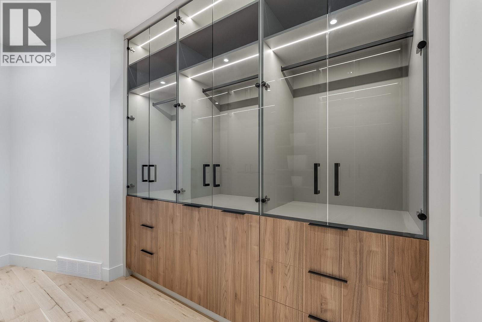 1122 Pearcy Court, Kelowna, BC - Indoor Photo Showing Other Room