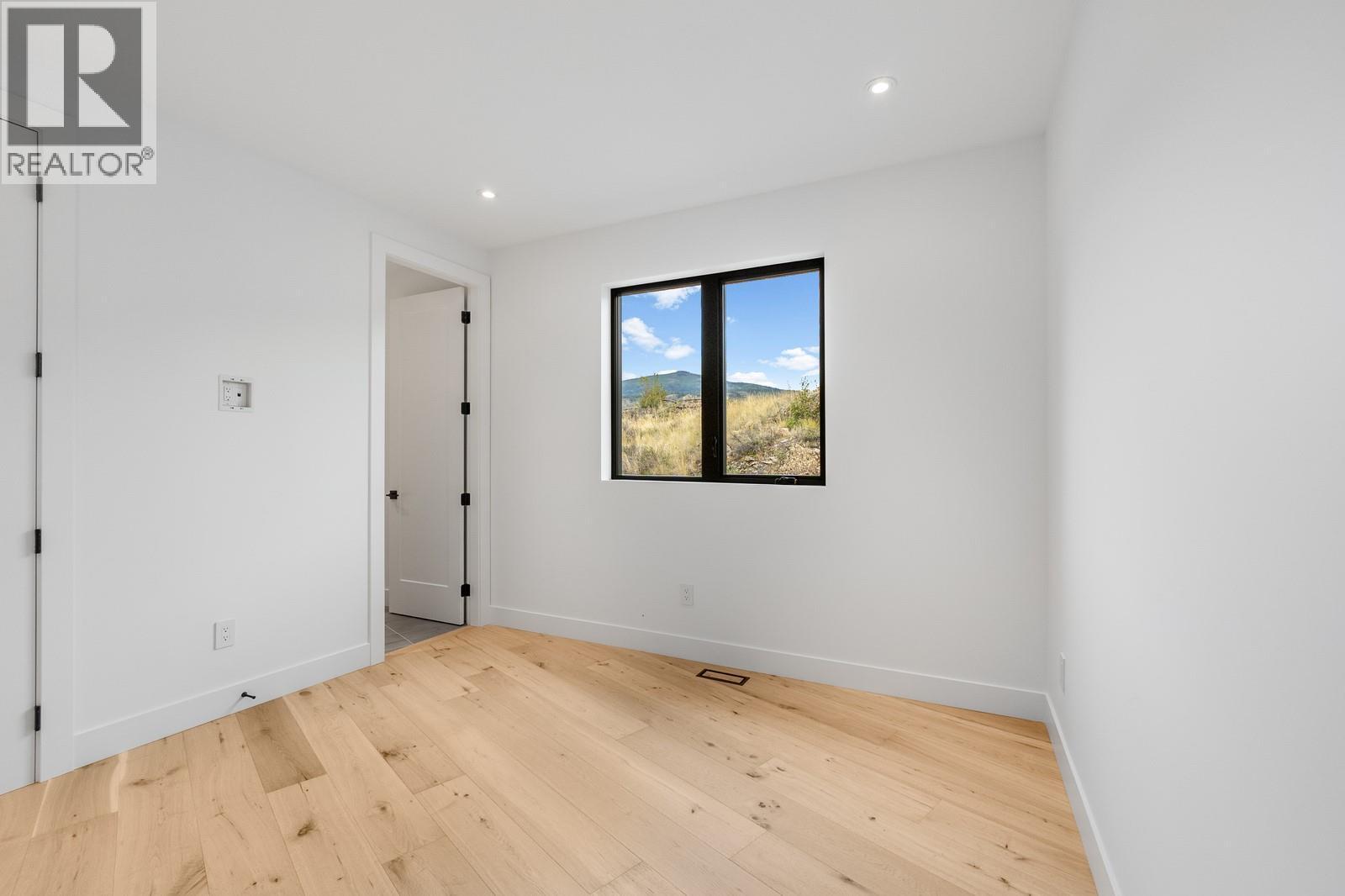 1122 Pearcy Court, Kelowna, BC - Indoor Photo Showing Other Room