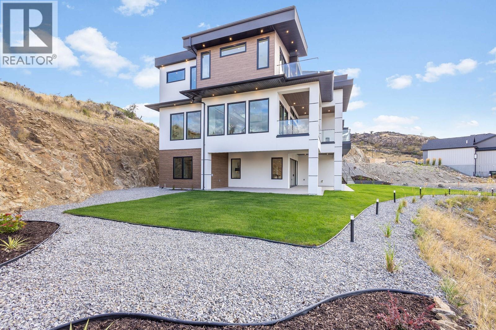 1122 Pearcy Court, Kelowna, BC - Outdoor