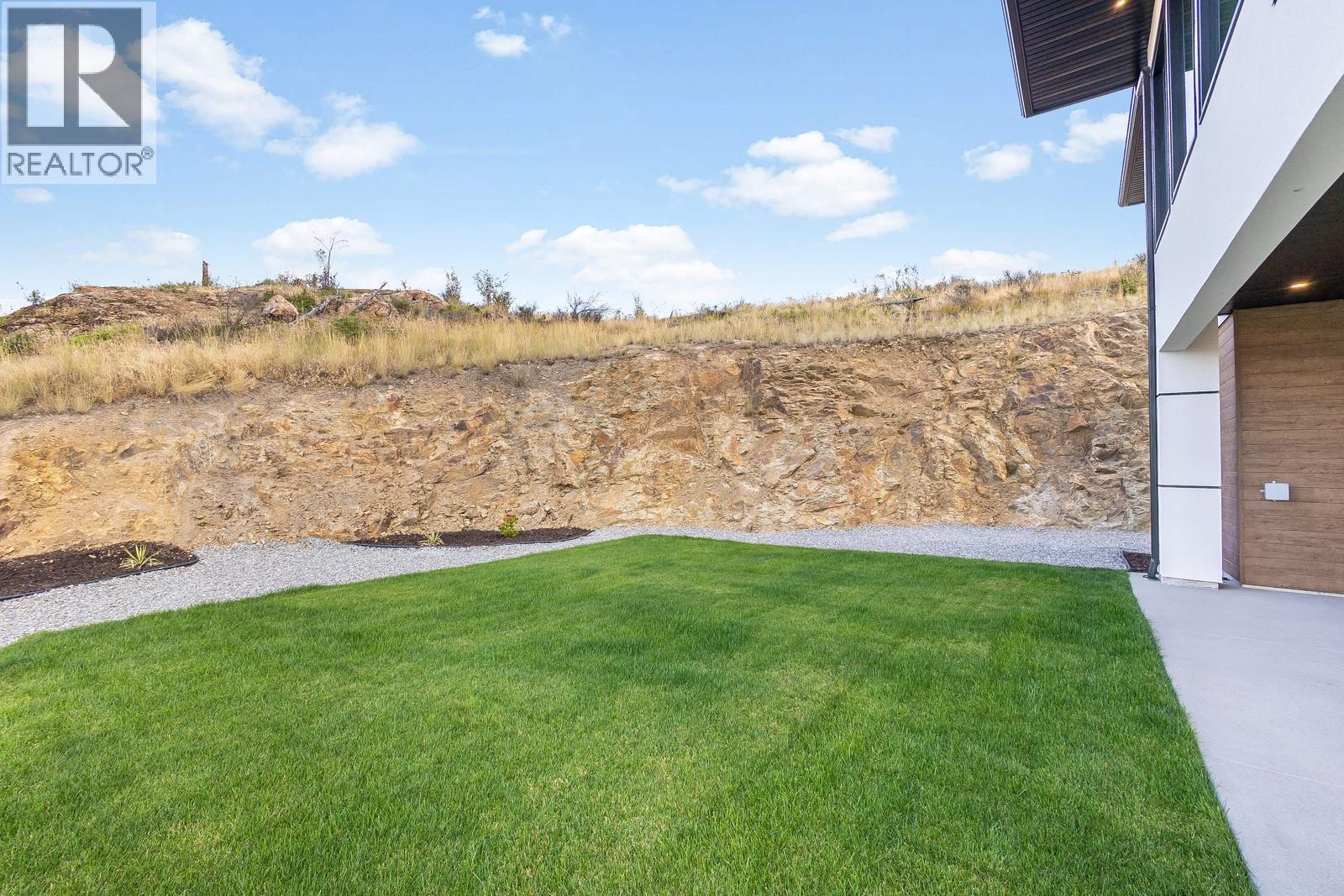 1122 Pearcy Court, Kelowna, BC - Outdoor With View