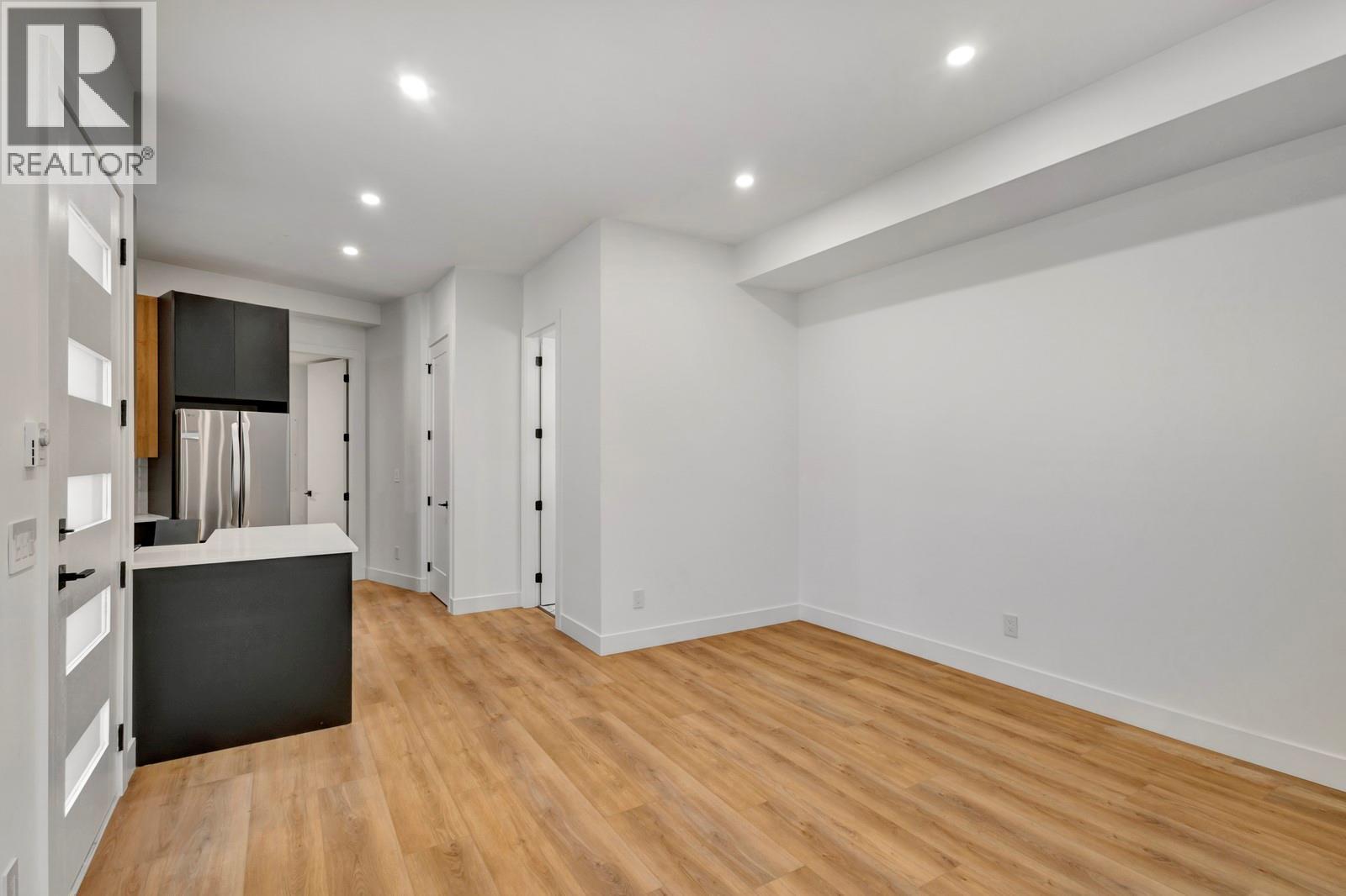 1122 Pearcy Court, Kelowna, BC - Indoor