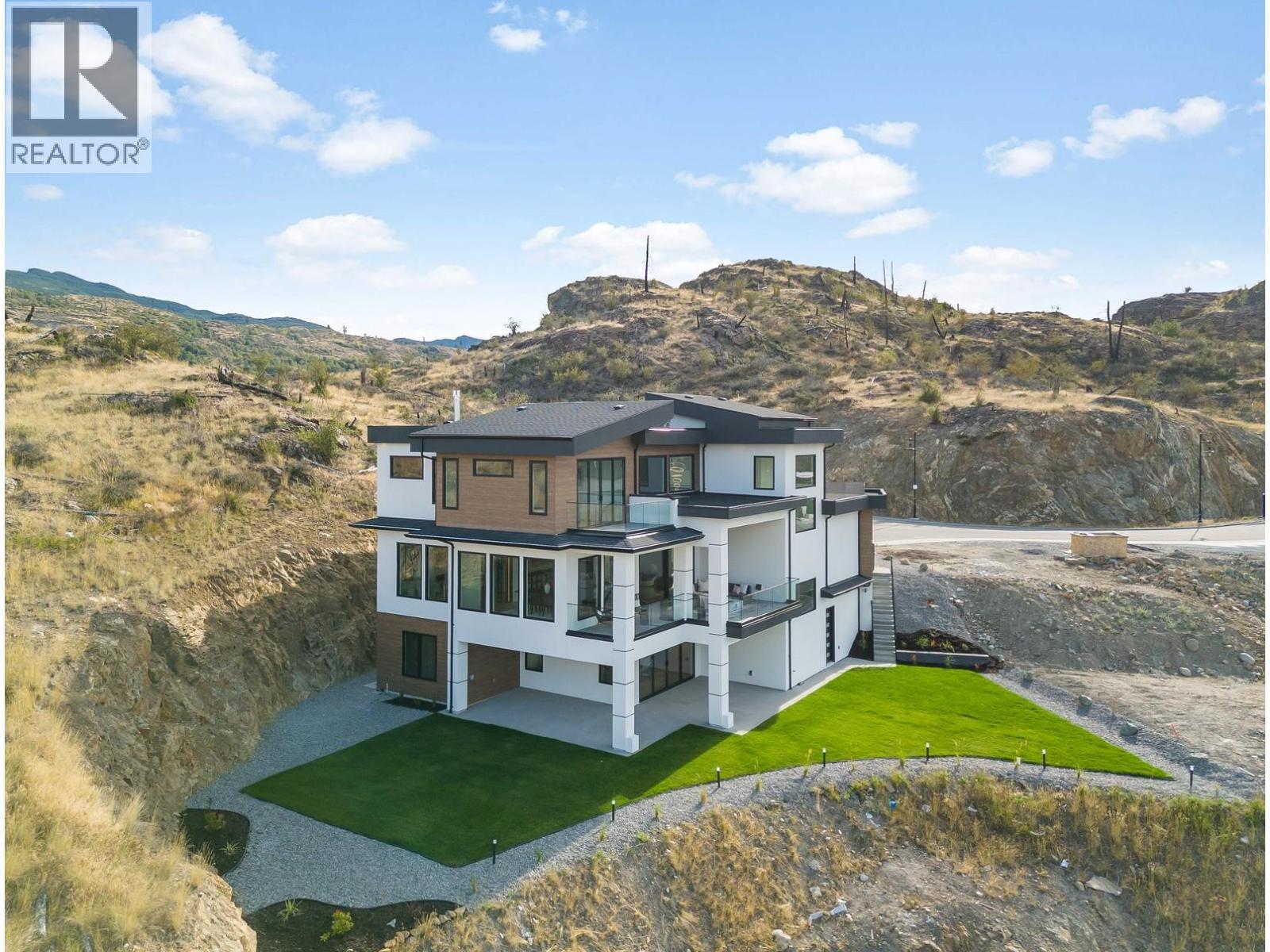 1122 Pearcy Court, Kelowna, BC - Outdoor