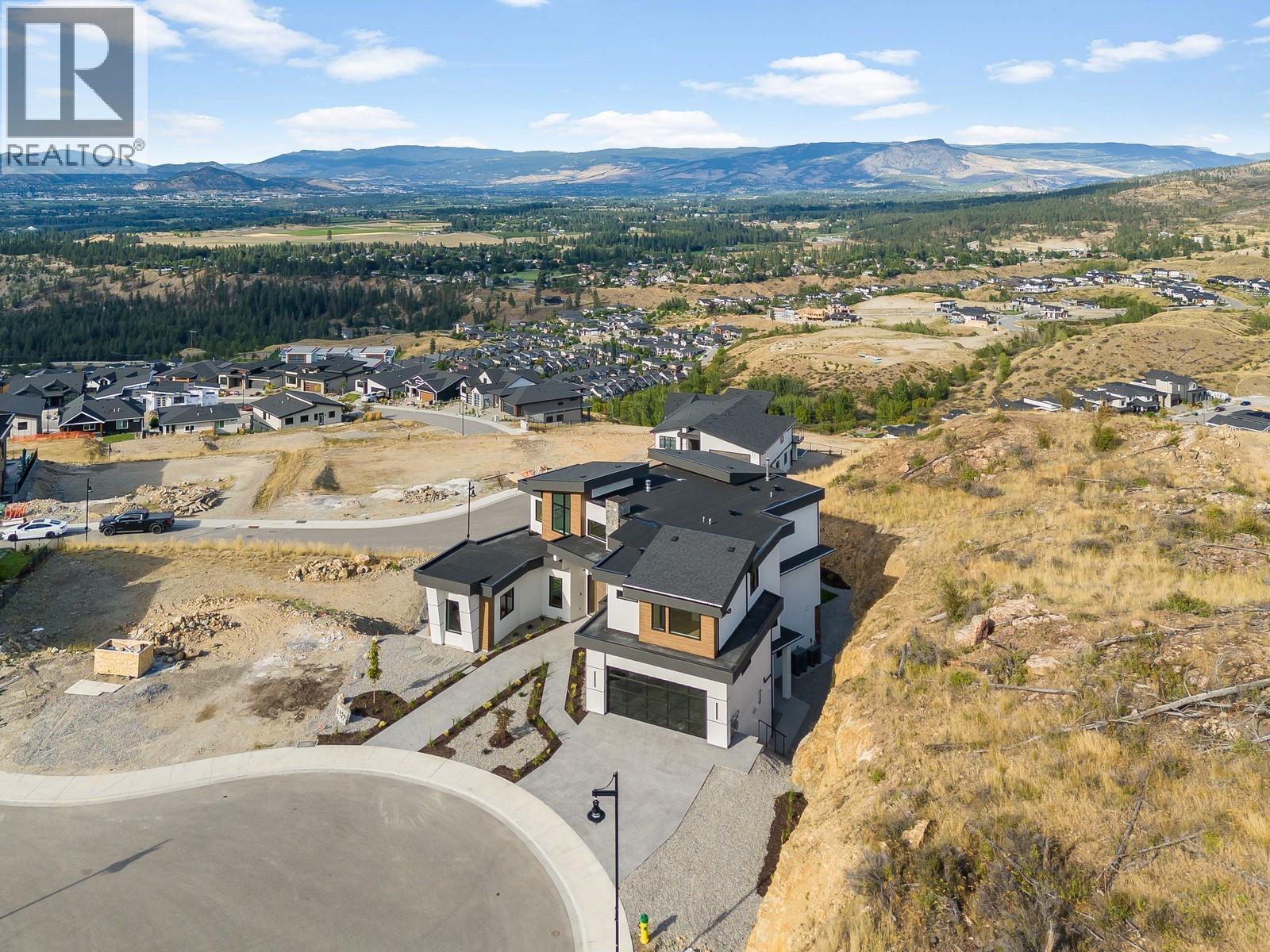 1122 Pearcy Court, Kelowna, BC - Outdoor With View